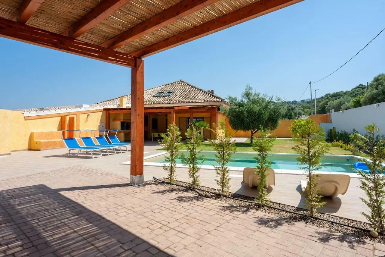 Villa Chloe Capitana Italia